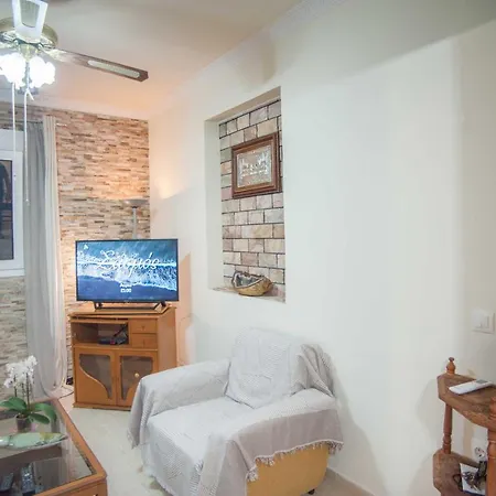 A Apartman *